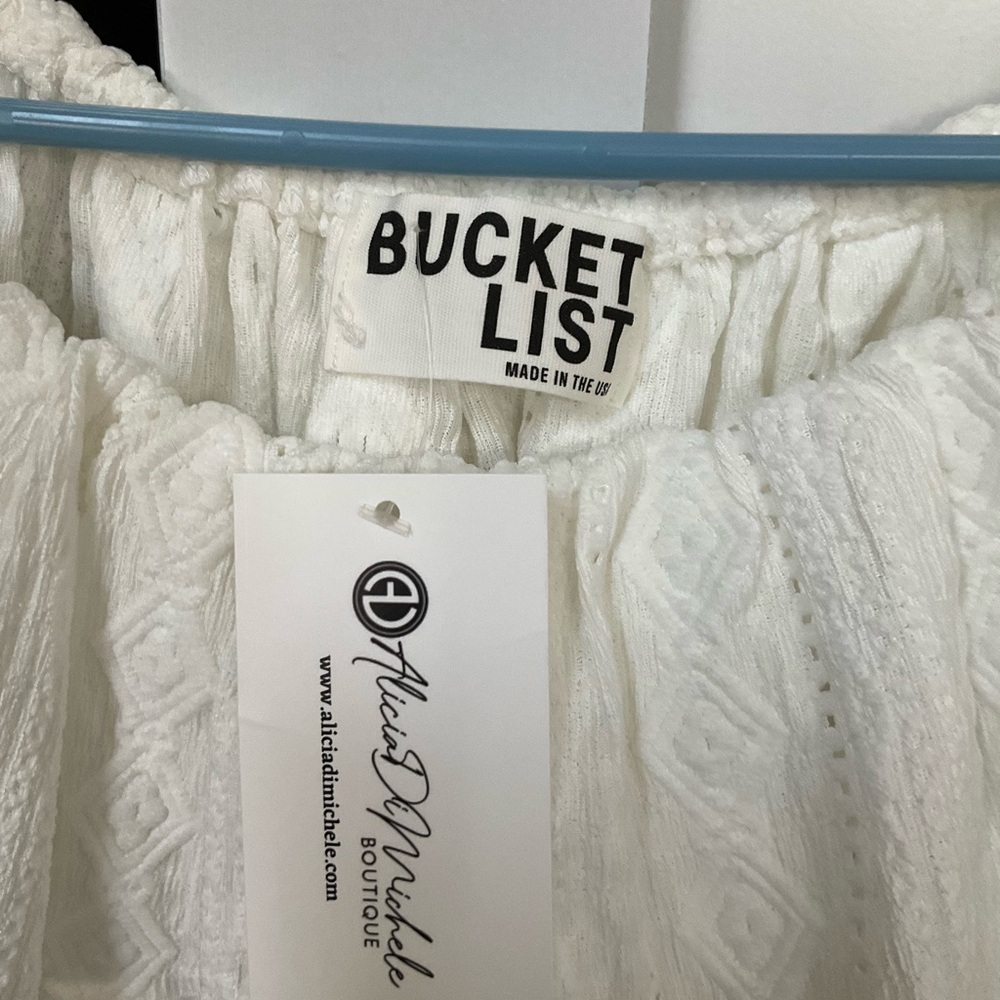 BUCKETLIST Cream Off-Shoulder Ruffle Eyelet Top Small - Picture 3 of 5